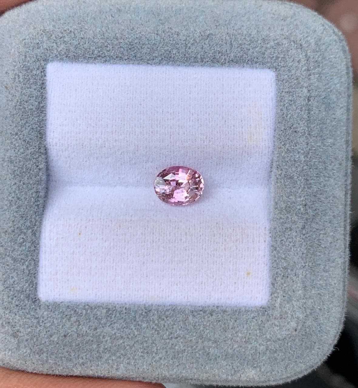 Saphir Padparadscha Ovale de 1,07ct — Non Chauffé image 2