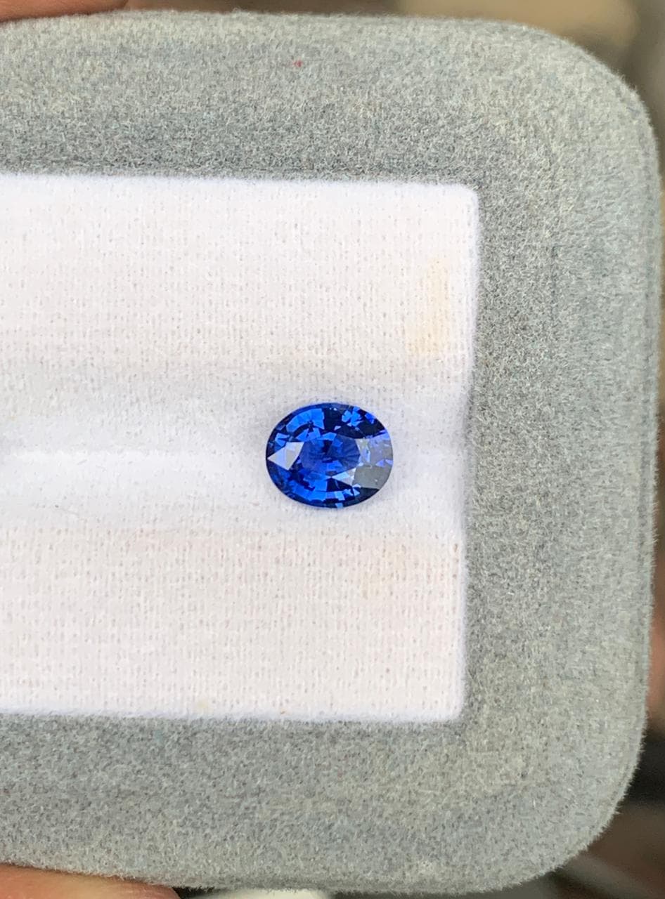 Saphir Bleu Ovale de 1,56ct — Chauffé image 2
