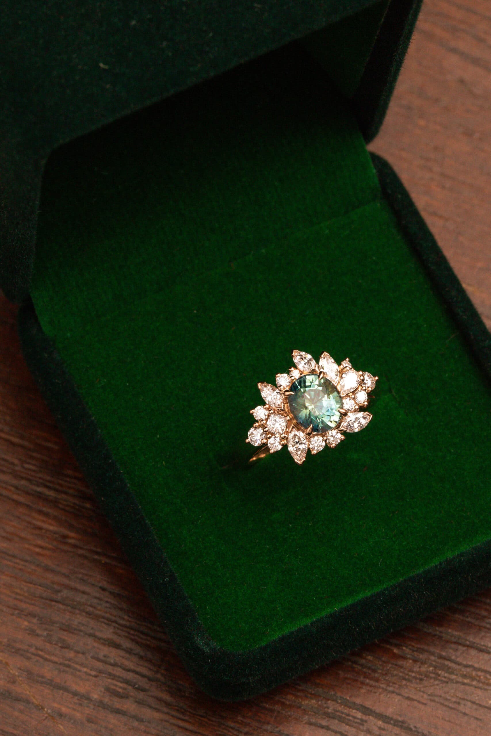 bague de fiançailles saphir teal sur mesure