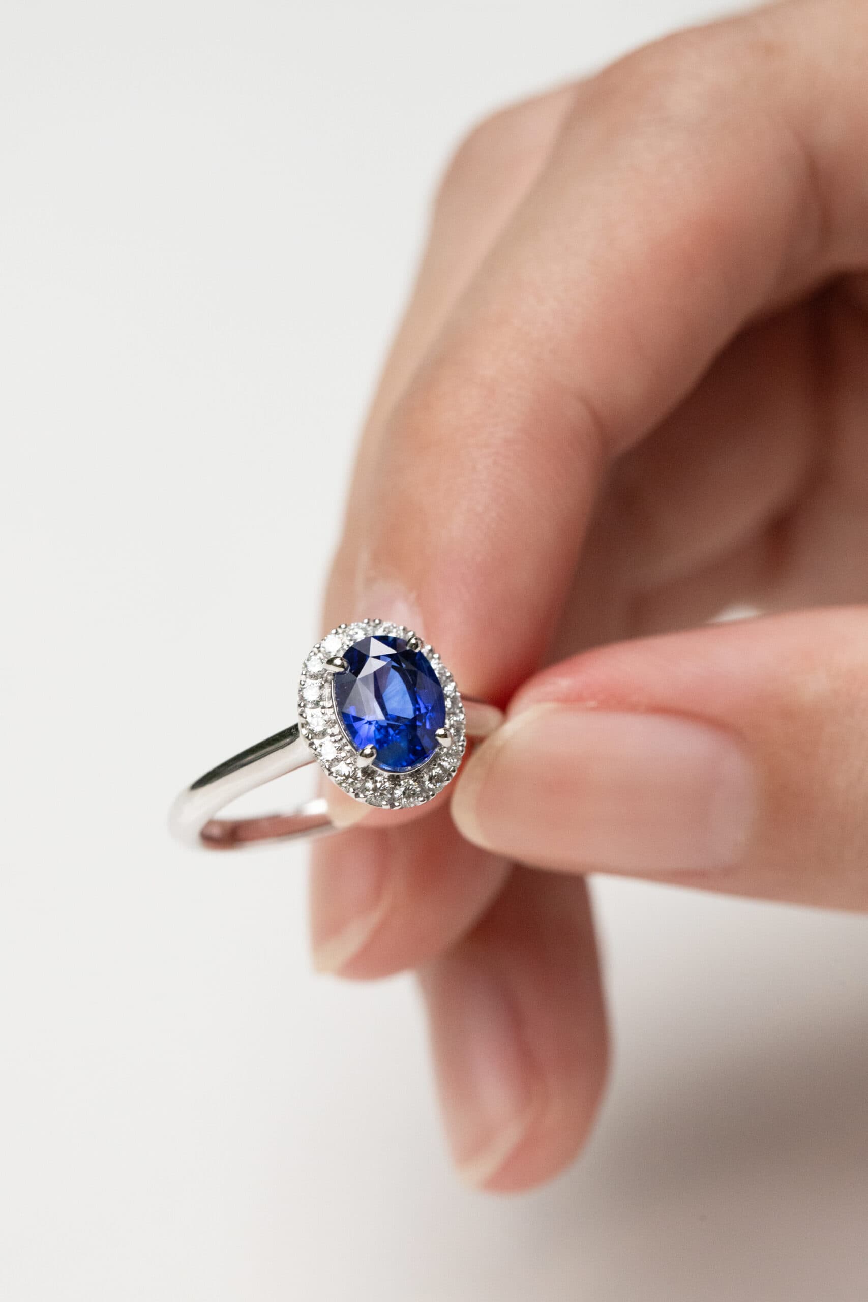 bague de fiançailles saphir bleu bonnot paris