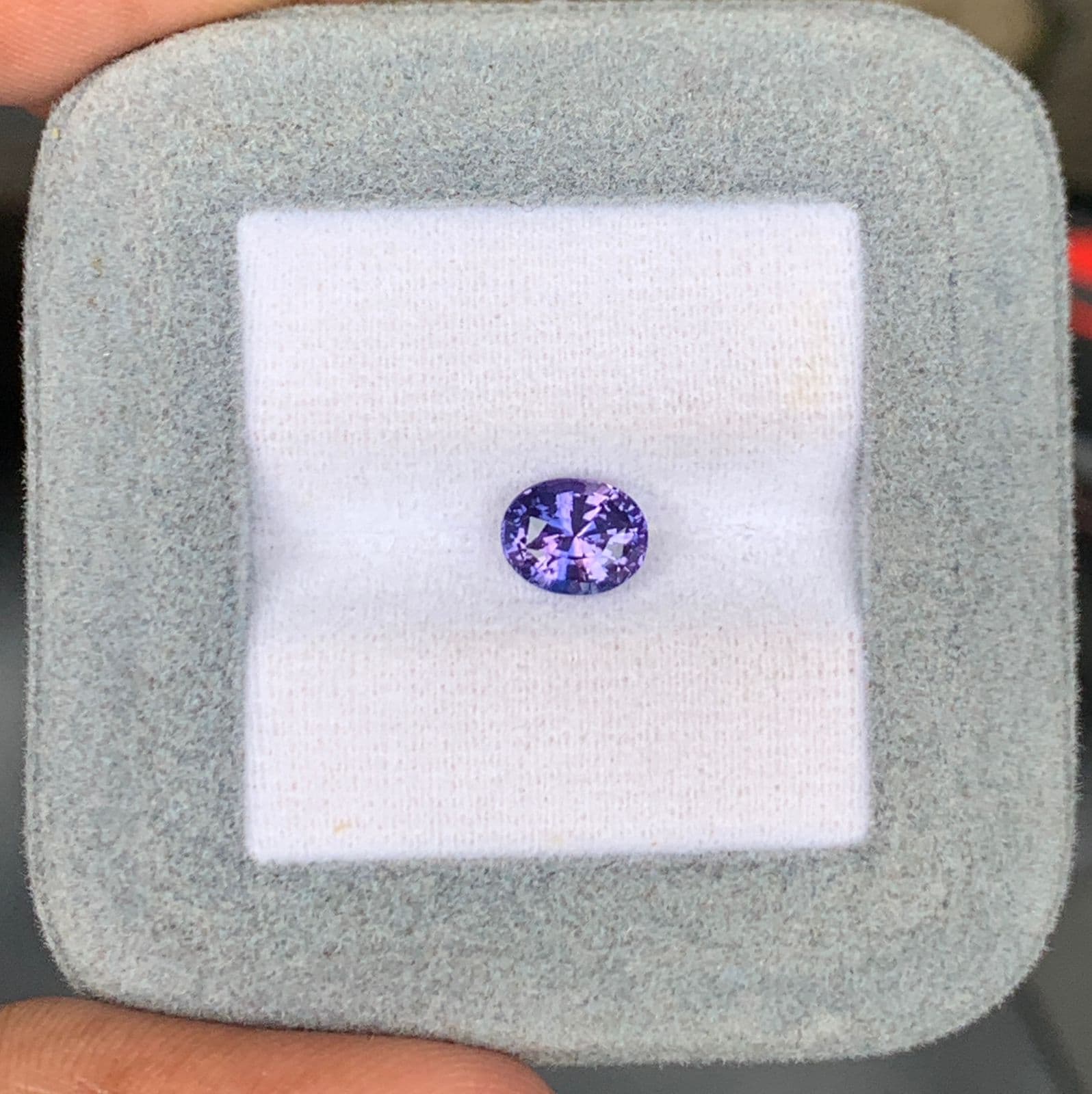 Saphir Violet Ovale de 1,65ct image 2
