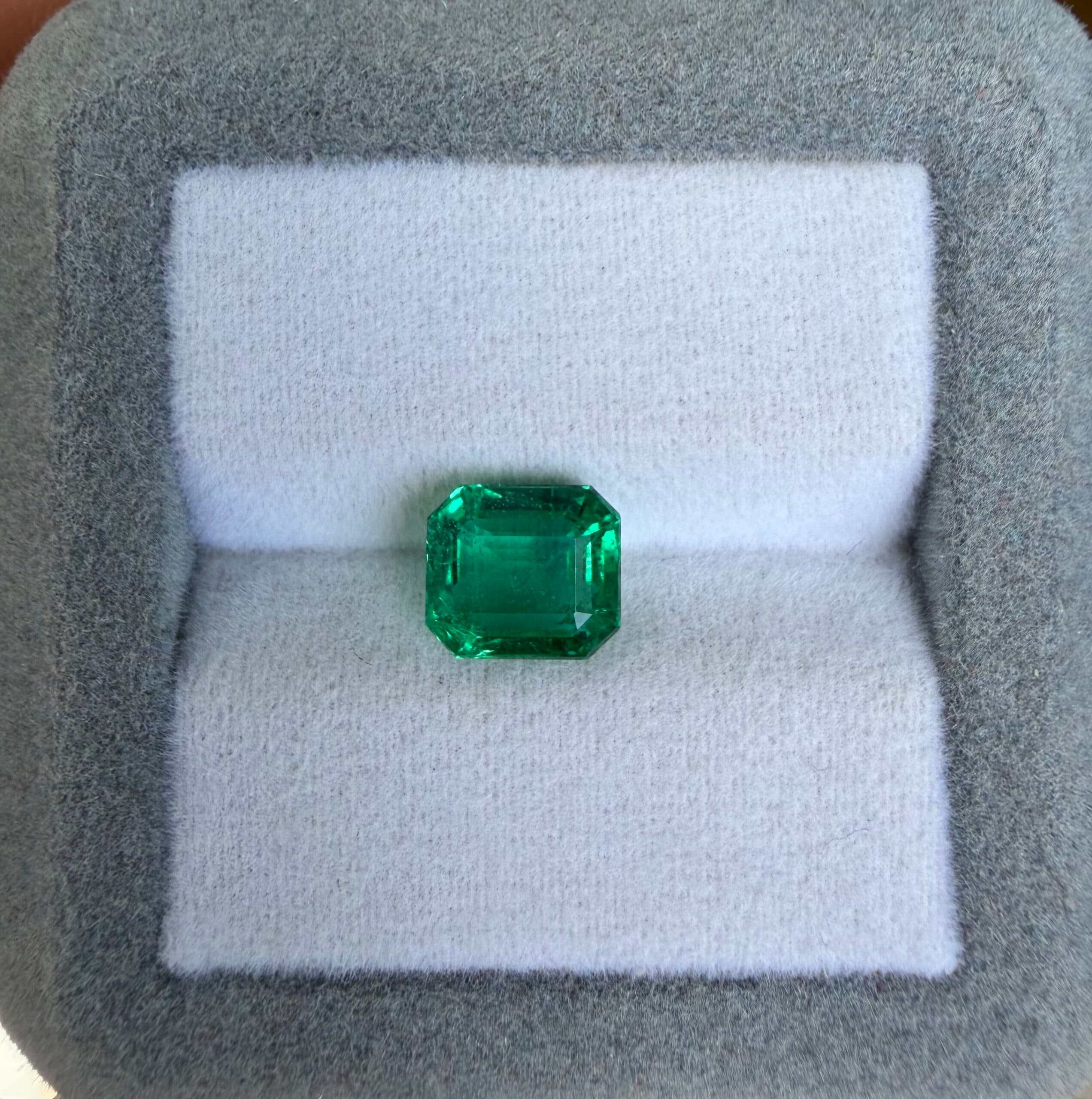 Emeraude de Zambie Rectangle de 2,10ct