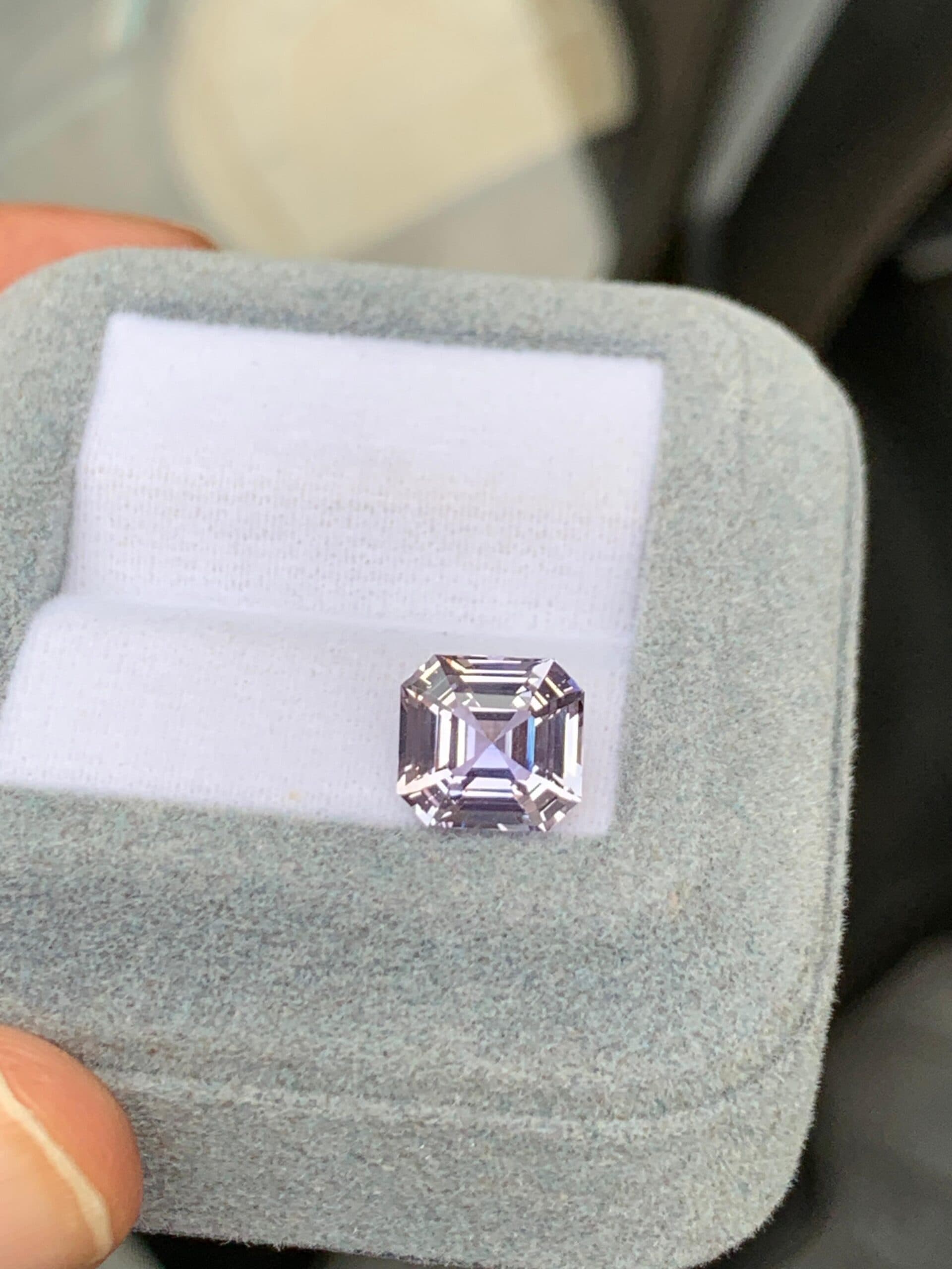 Saphir Violet Emerald Cut de 3,56ct image 2