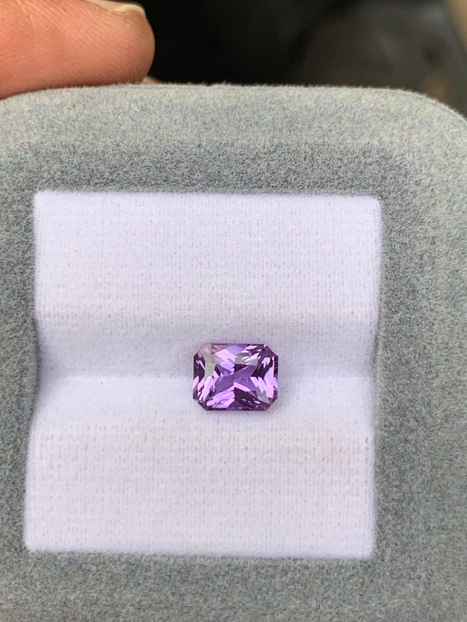 Saphir Violet Radiant de 1,60ct image 2