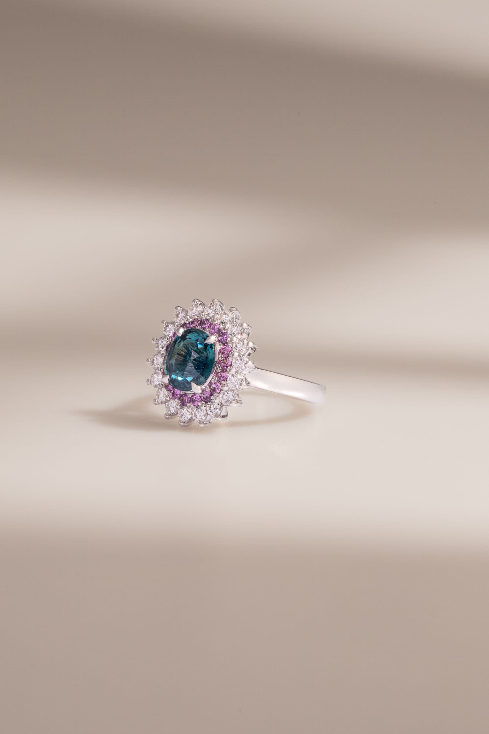bague de fiancailles saphir teal saphirs mauves
