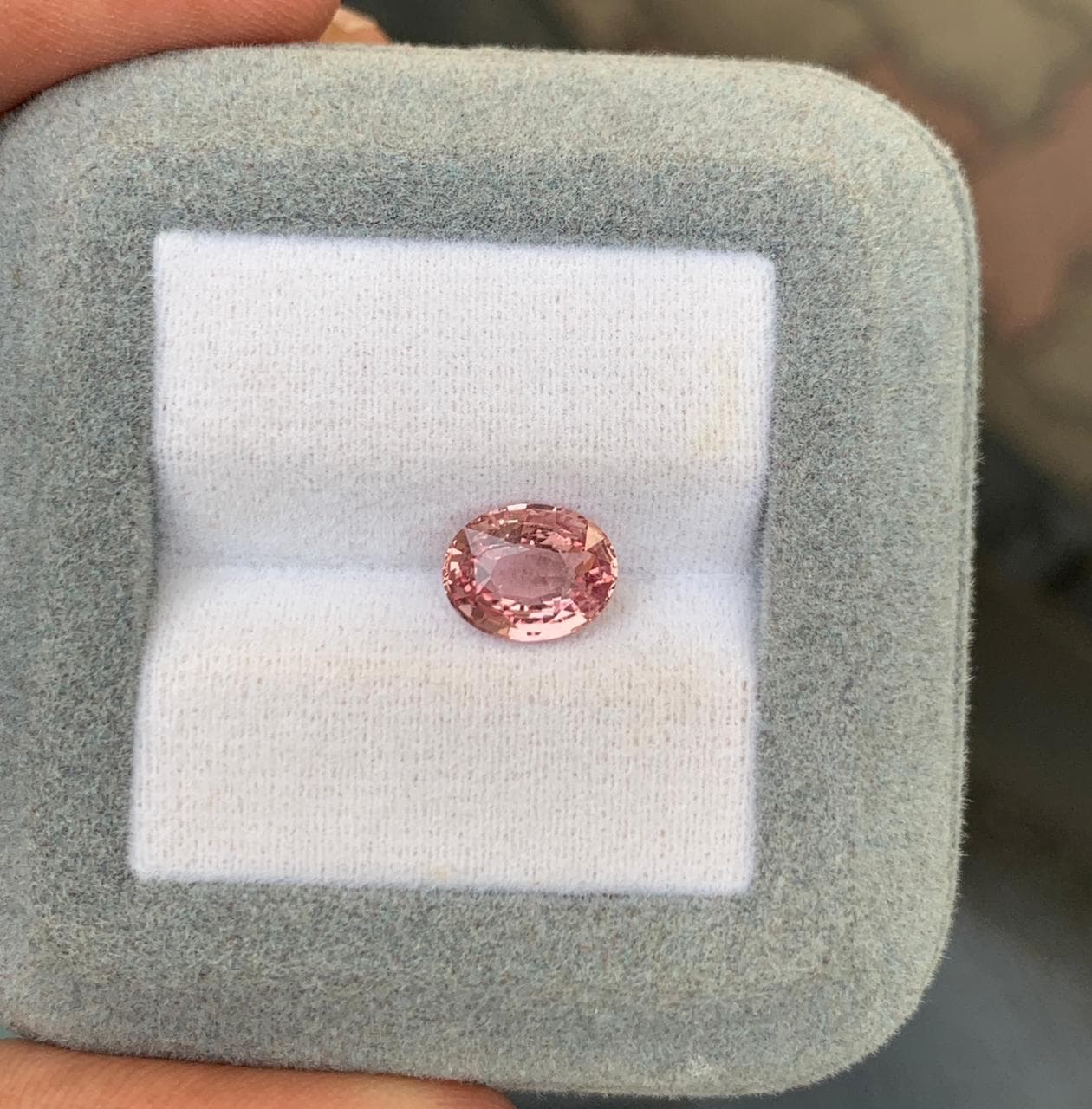 Saphir Padparadscha Ovale de 2,02ct — Madagascar, Chauffé image 2