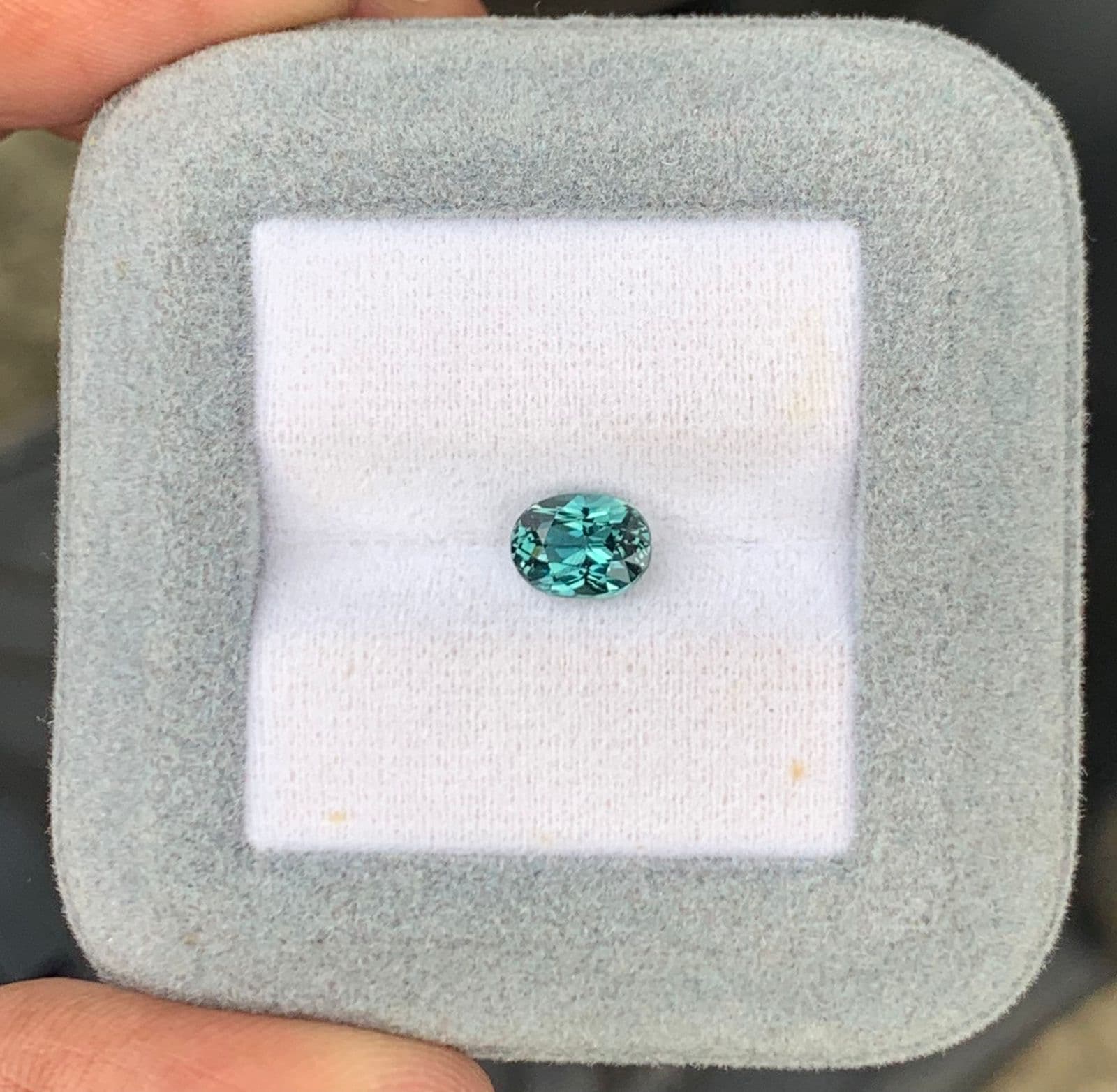 Saphir Teal Ovale de 1,56ct — Madagascar, Non Chauffé (2) image 2