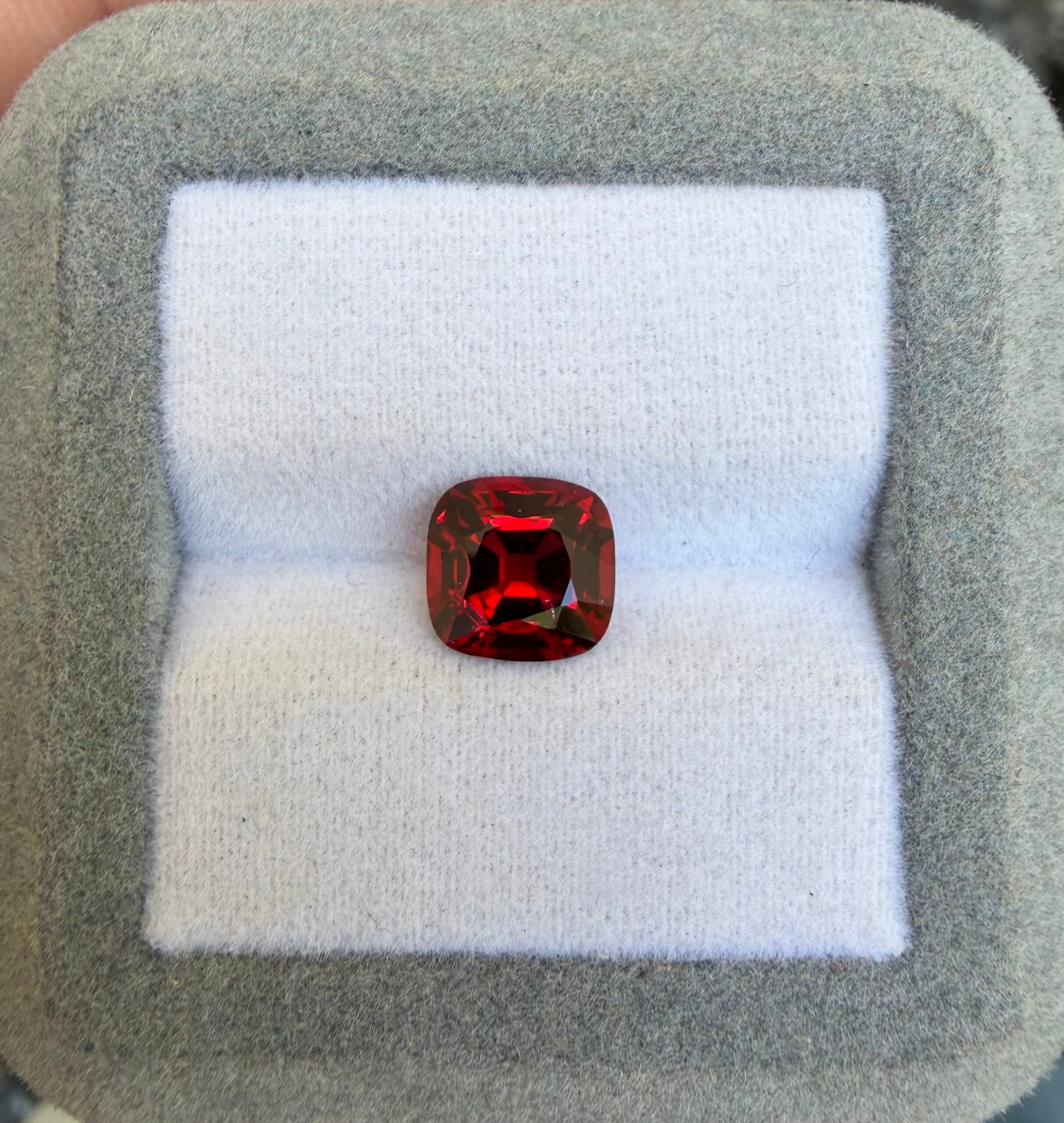 Spinelle Rouge Coussin de 2,39ct image 2