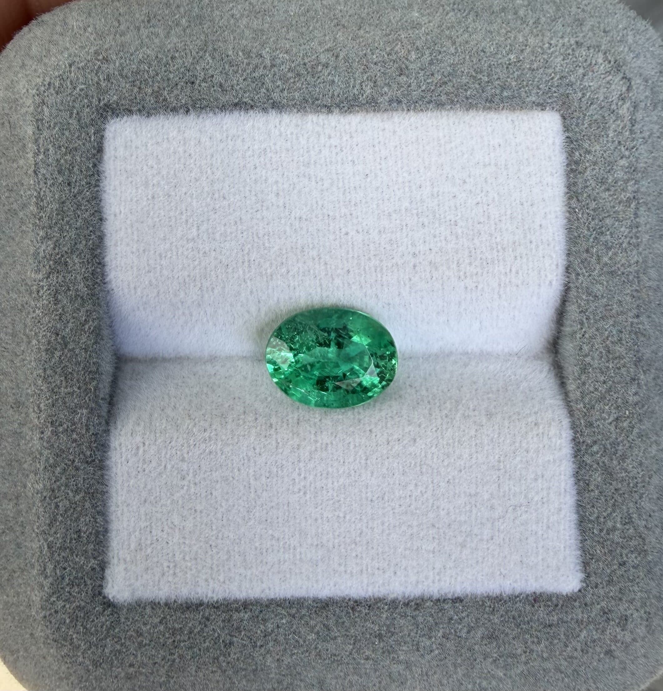 Emeraude de Zambie Ovale de 1,62ct — Zambia