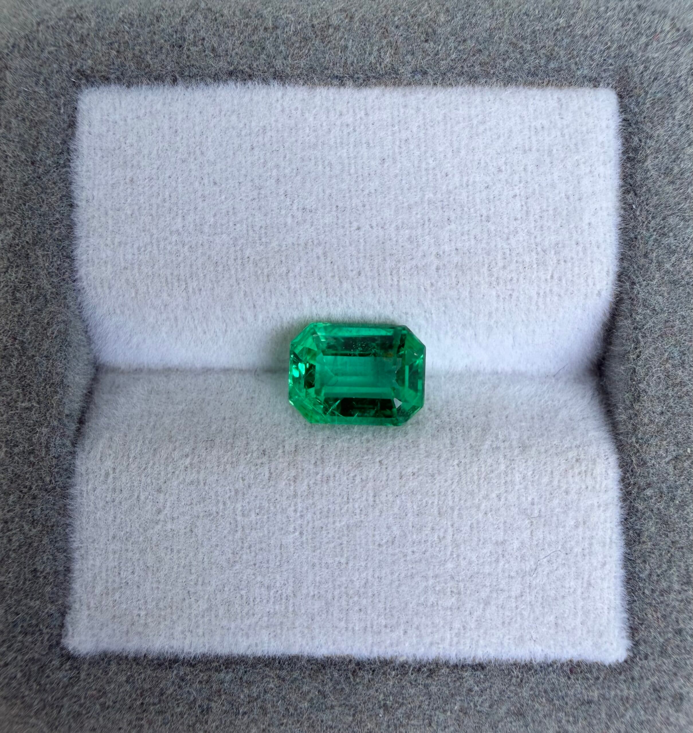 Emeraude de Zambie Rectangle de 1,32ct — Zambia