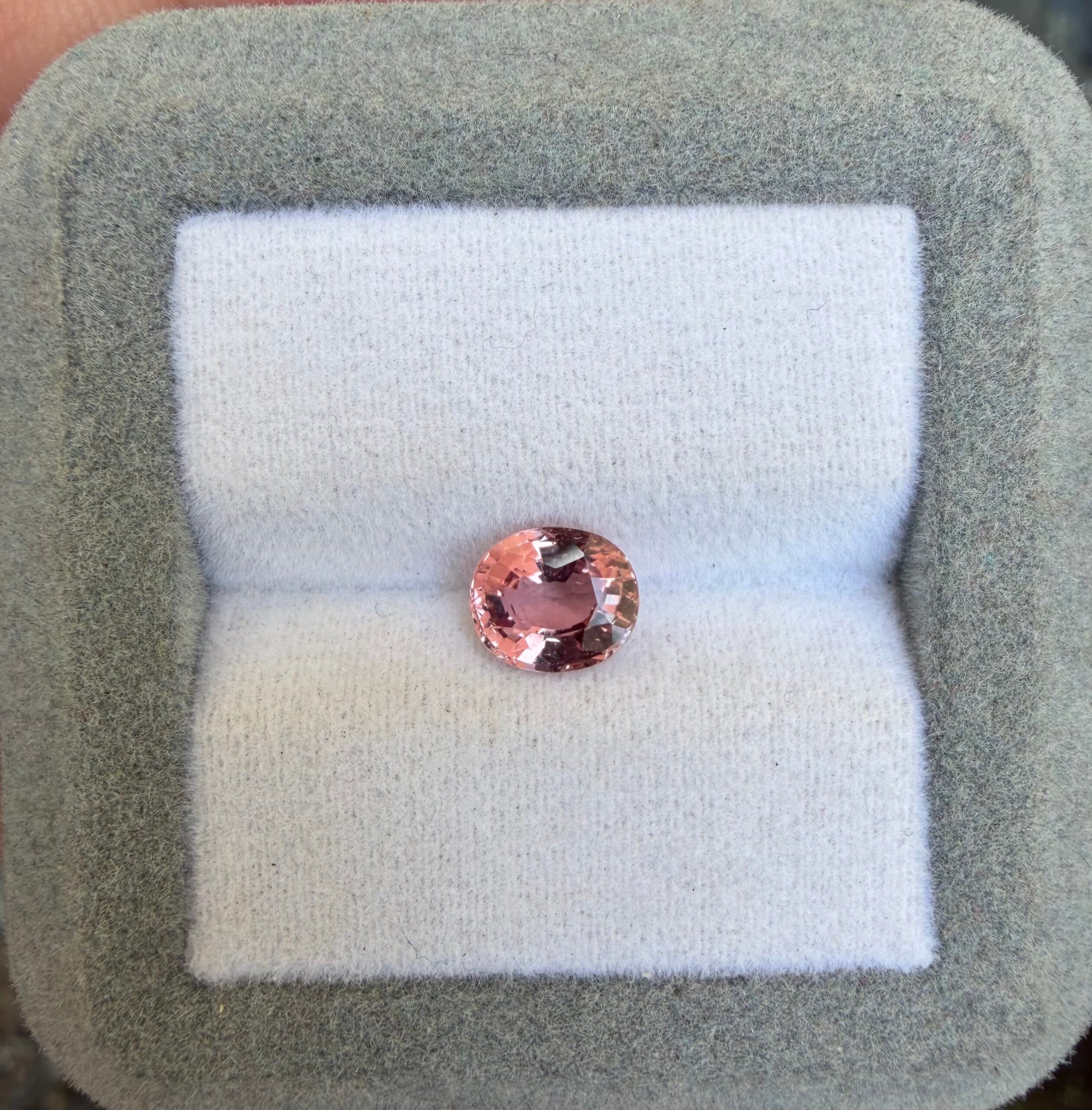 Saphir Padparadscha Ovale de 1,52ct — Madagascar (3) image 2