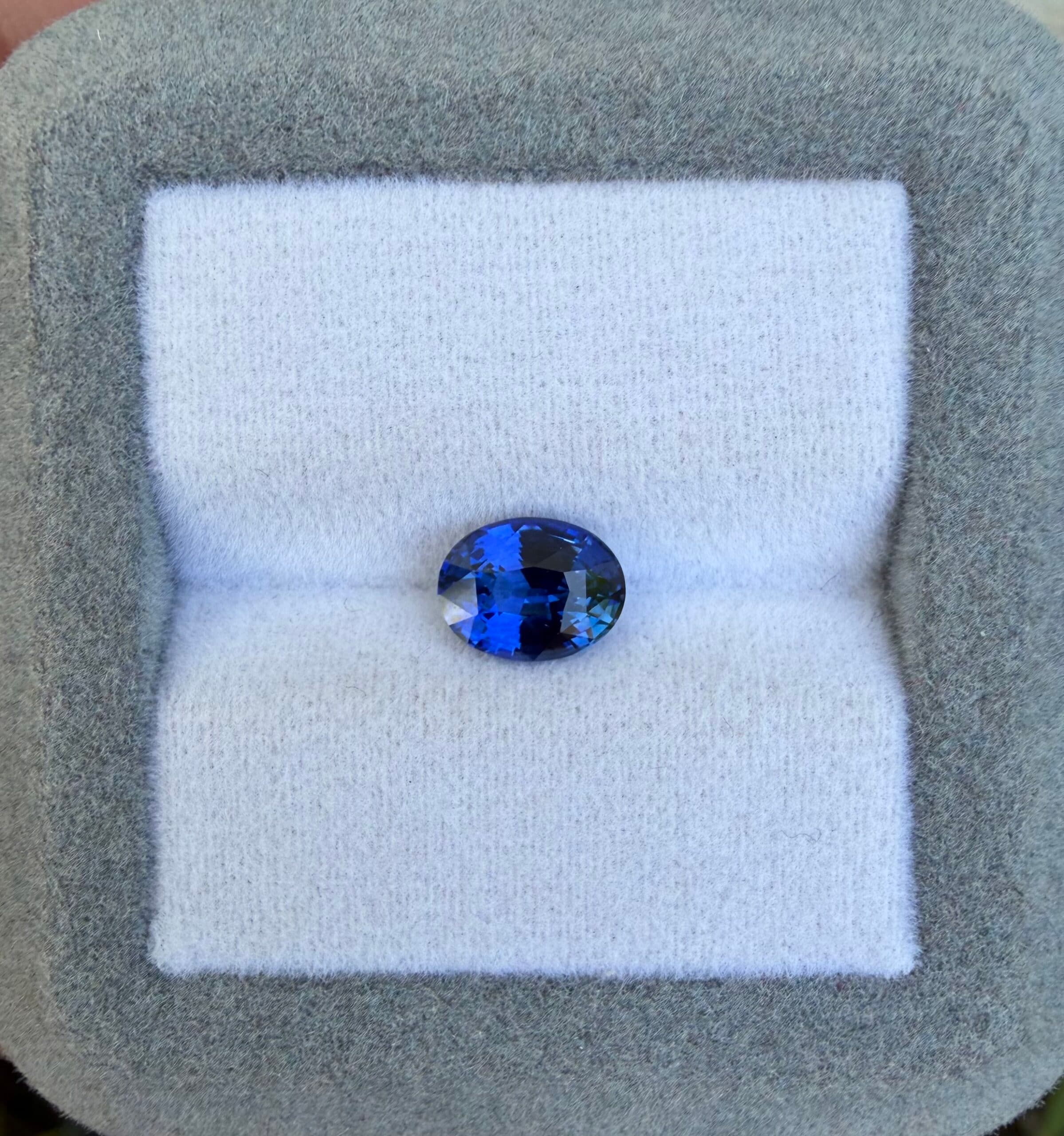 Saphir Bleu Ovale de 1,62ct image 2
