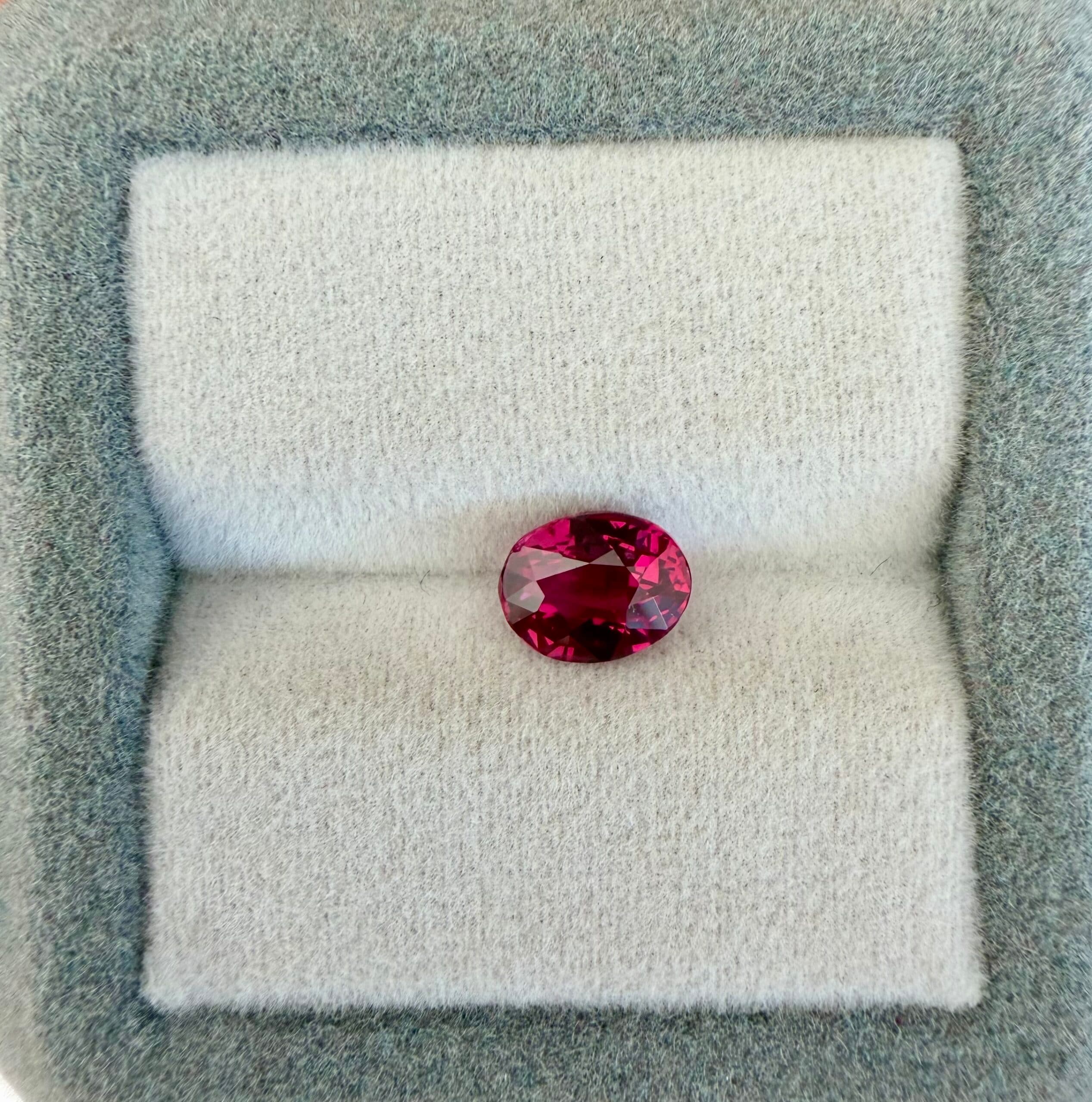 Rubis du Mozambique Ovale de 1,50ct image 2