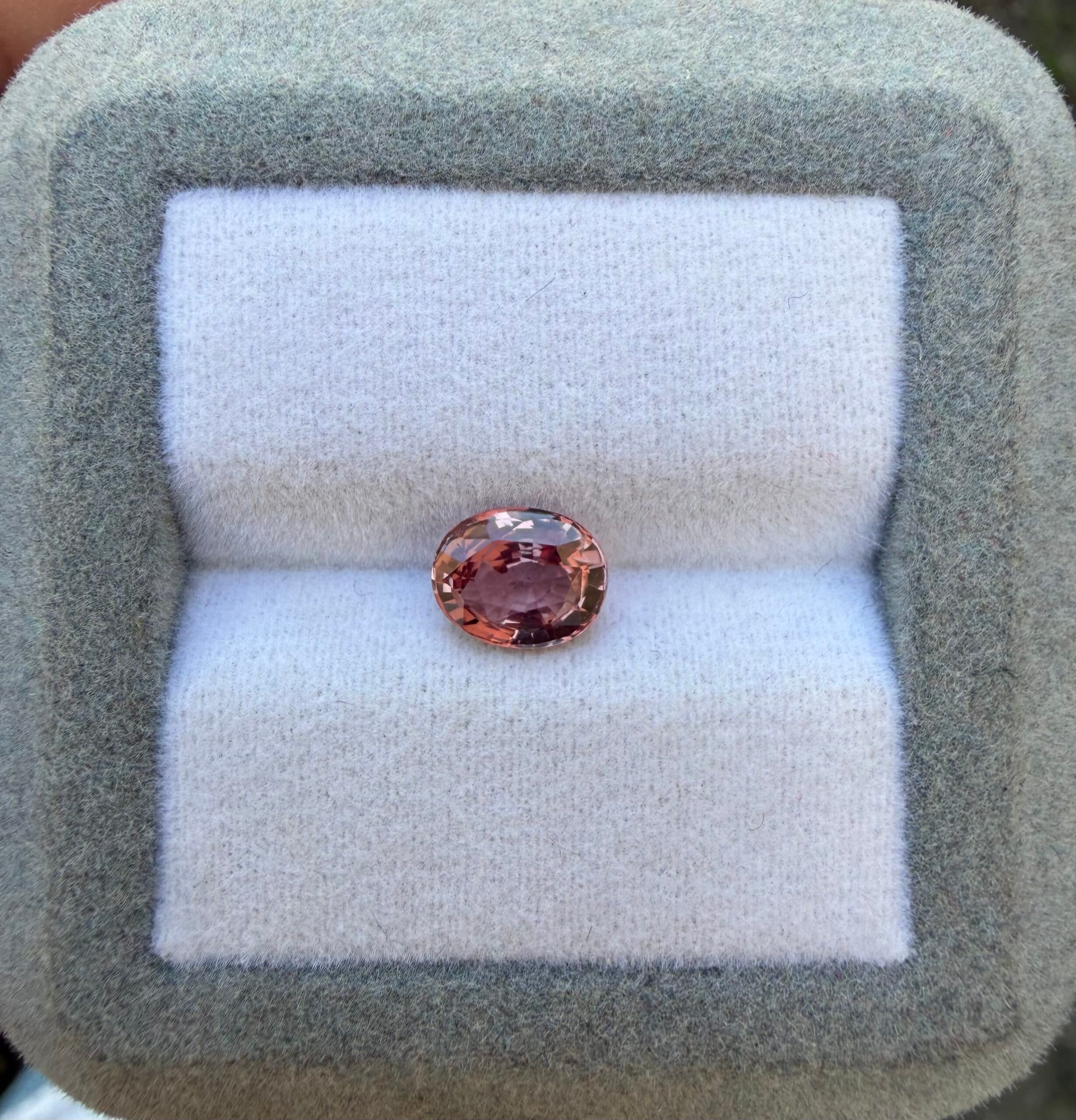 Saphir Padparadscha Ovale de 1,54ct — Madagascar image 2