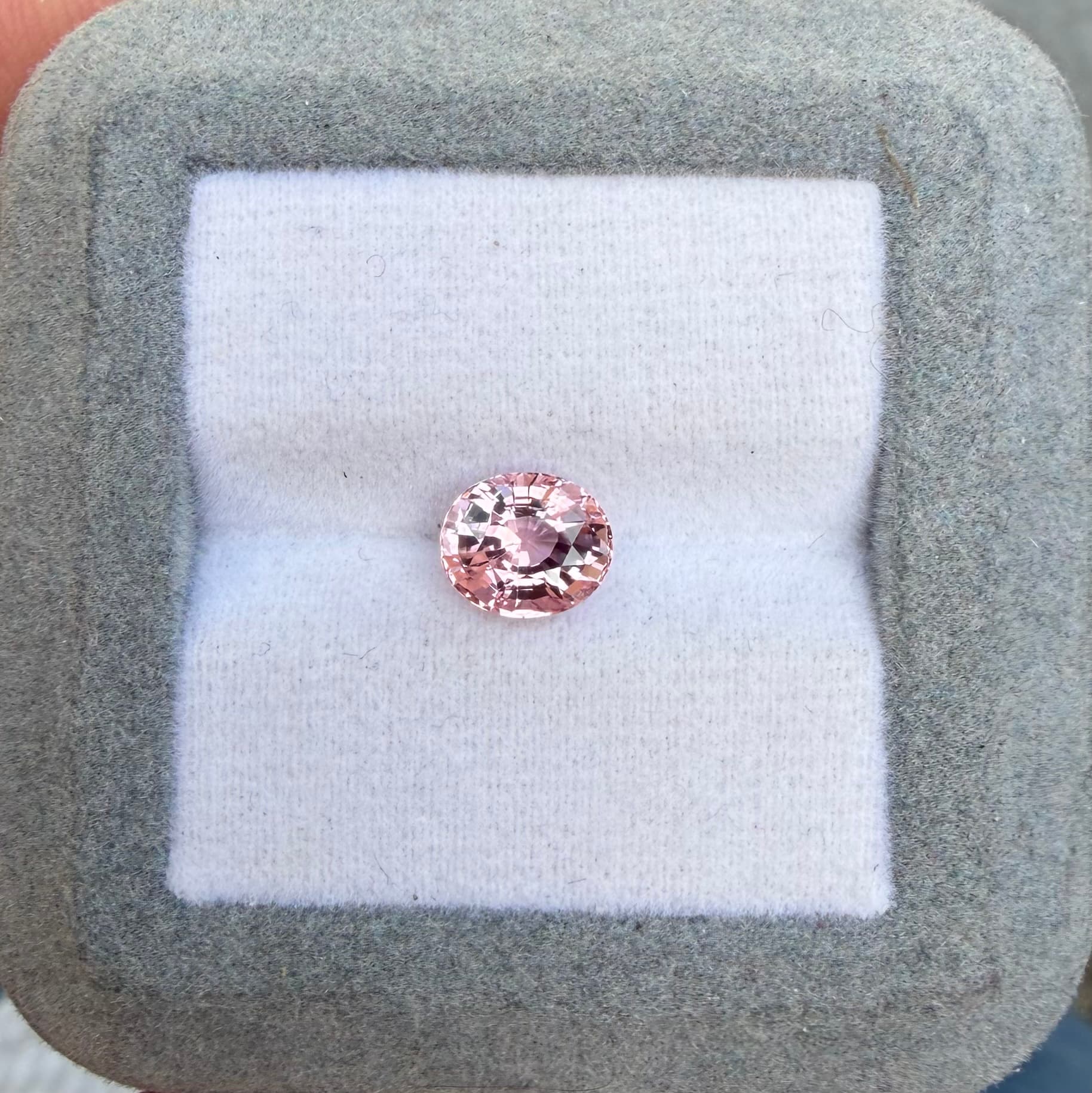 Saphir Rose Ovale de 2,07ct image 2