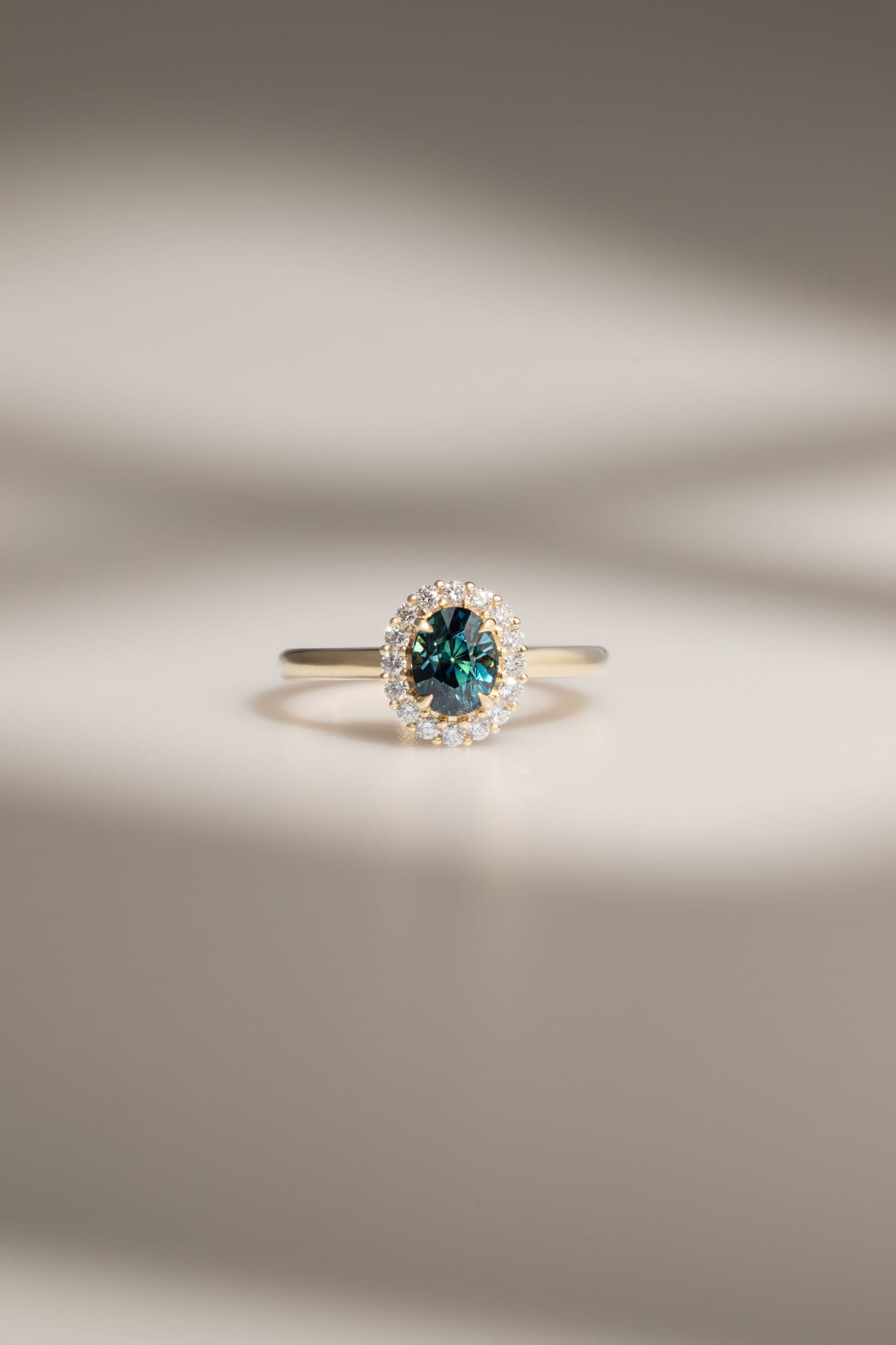 packshot bague saphir teal bonnot paris