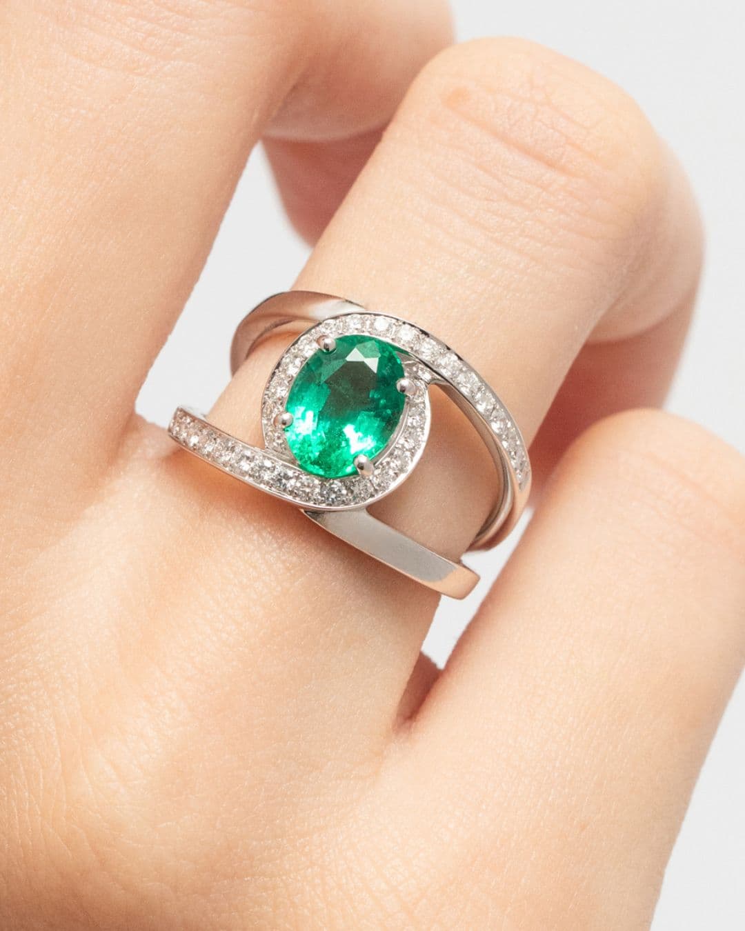 Bague émeraude de Zambie, 1,32 ct
