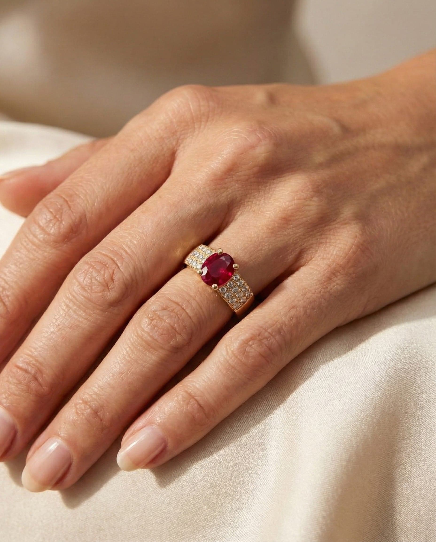 Bague de célébration avec rubis