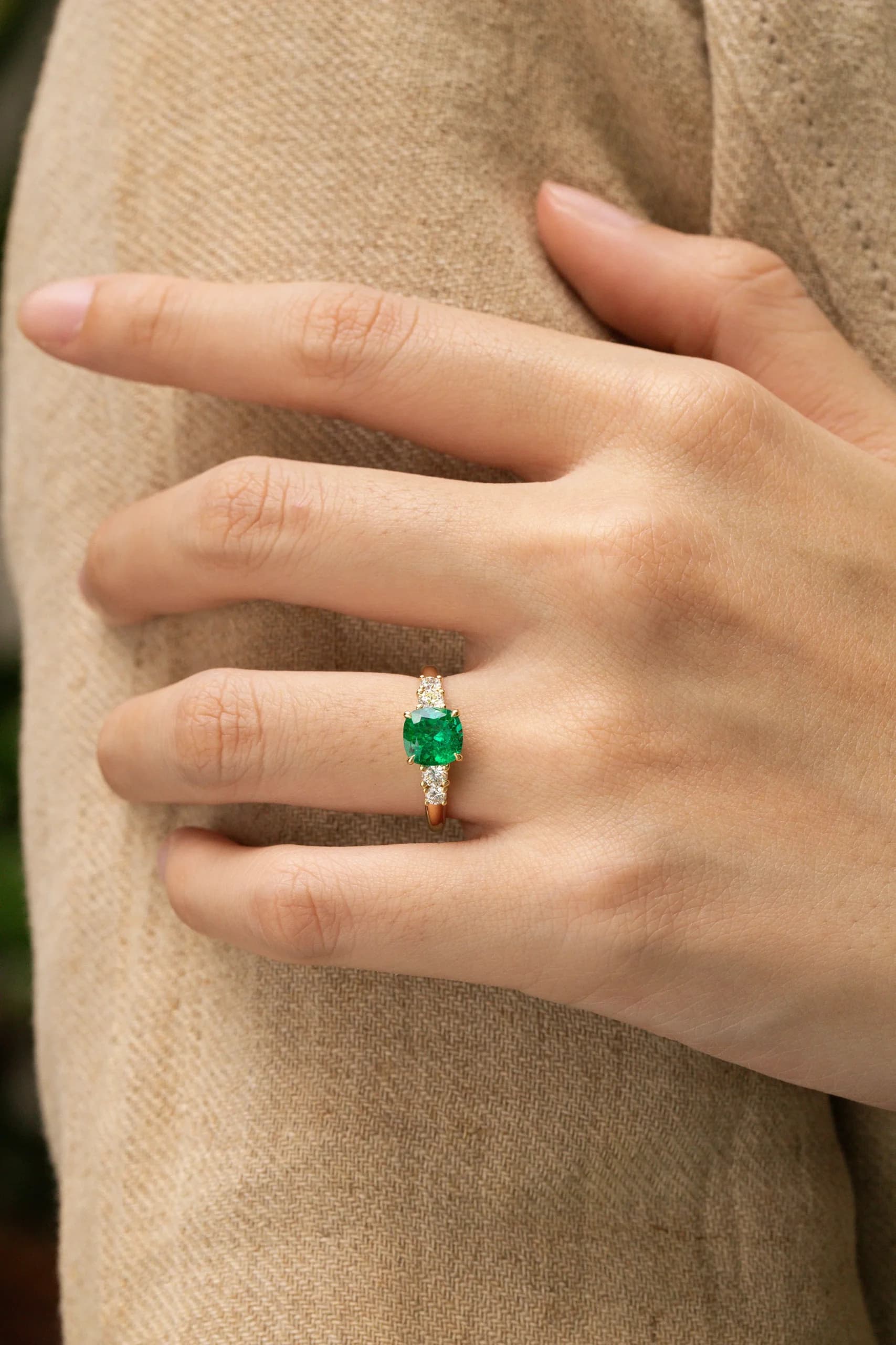 Bague de fiançailles avec Emeraude