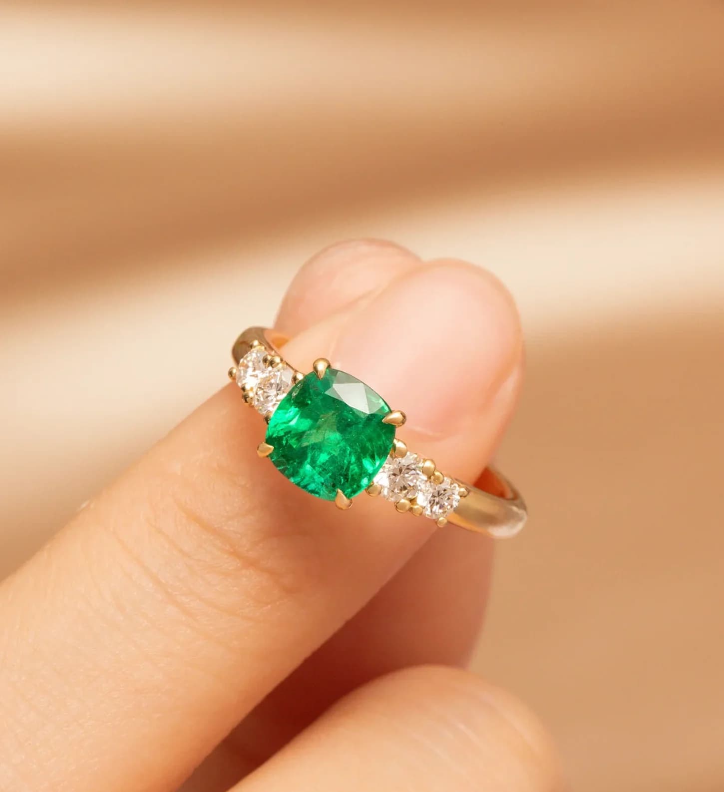 Bague émeraude, 1,28 ct