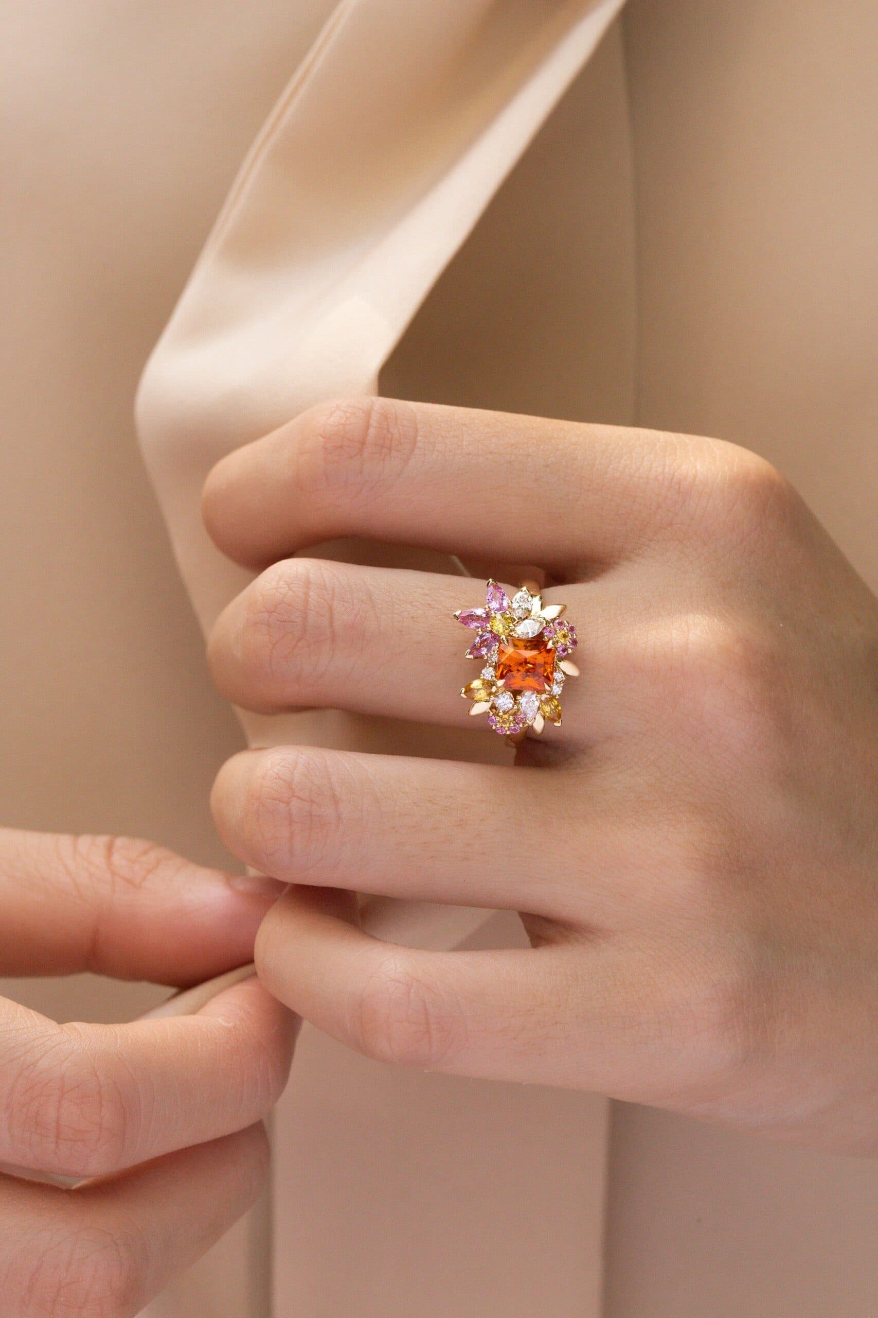 Bague de fiançailles avec Grenat Spessartite