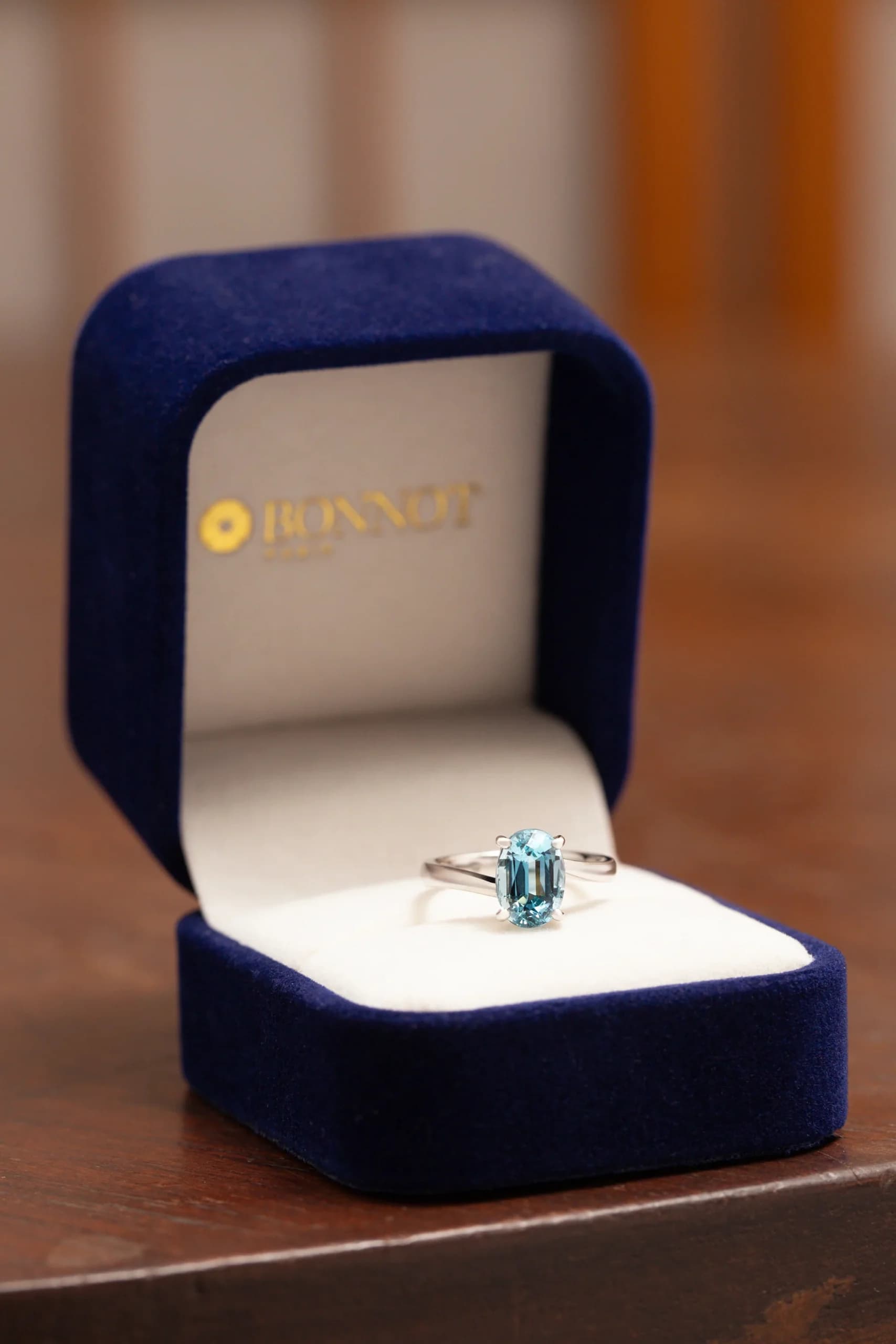 Bague d'anniversaire avec Aigue-marine