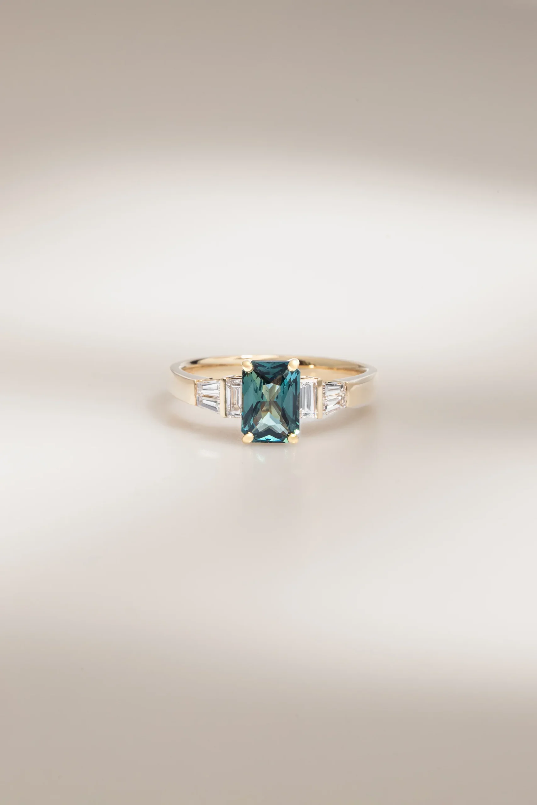 bague d'anniversaire saphir teal julie bonnot paris