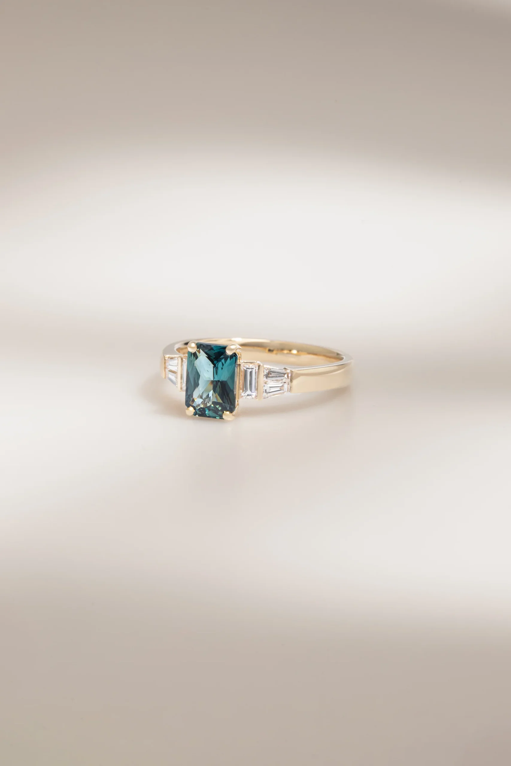 bague d'anniversaire saphir teal julie bonnot paris
