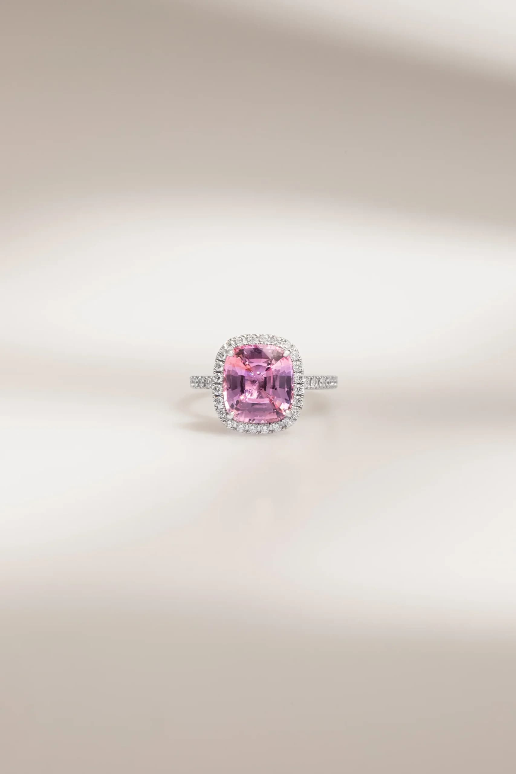bague de naissance saphir padparadscha