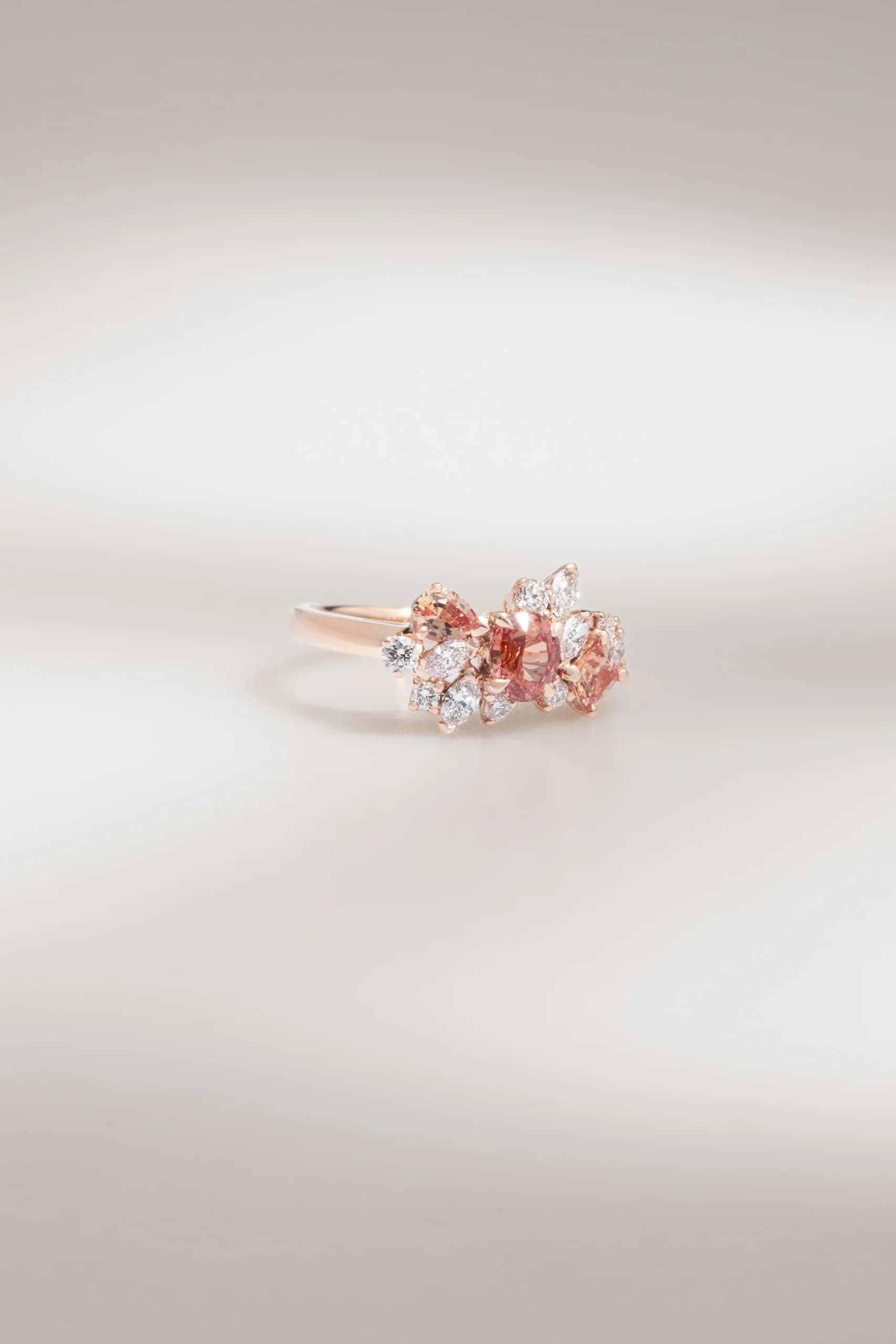 bague de fiançailles avec saphir padparadscha
