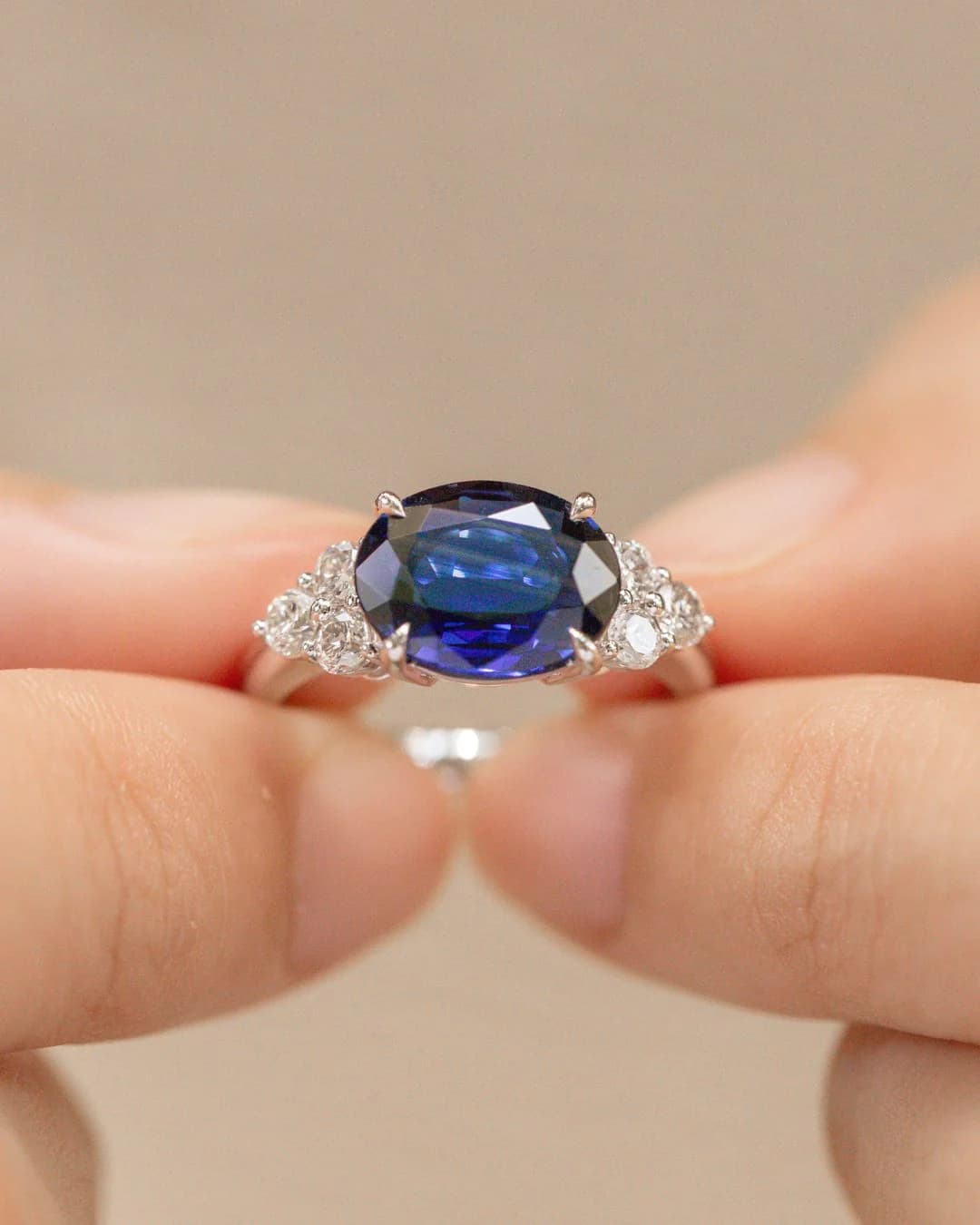 Bague saphir bleu, non chauffé