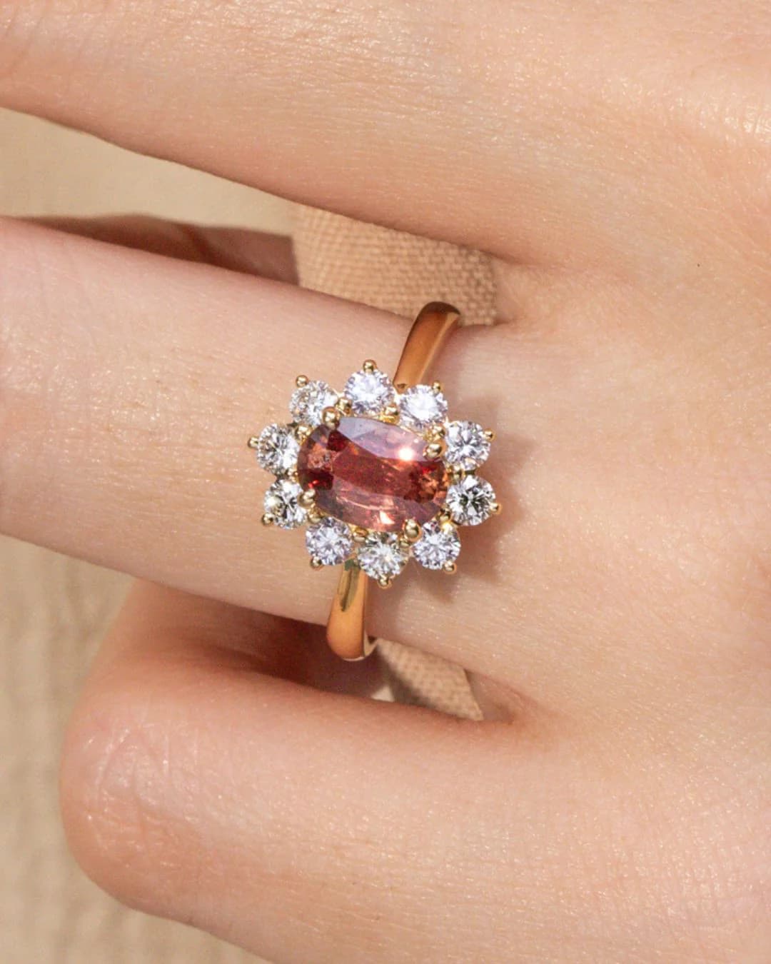 Bague saphir padparadscha, marguerite