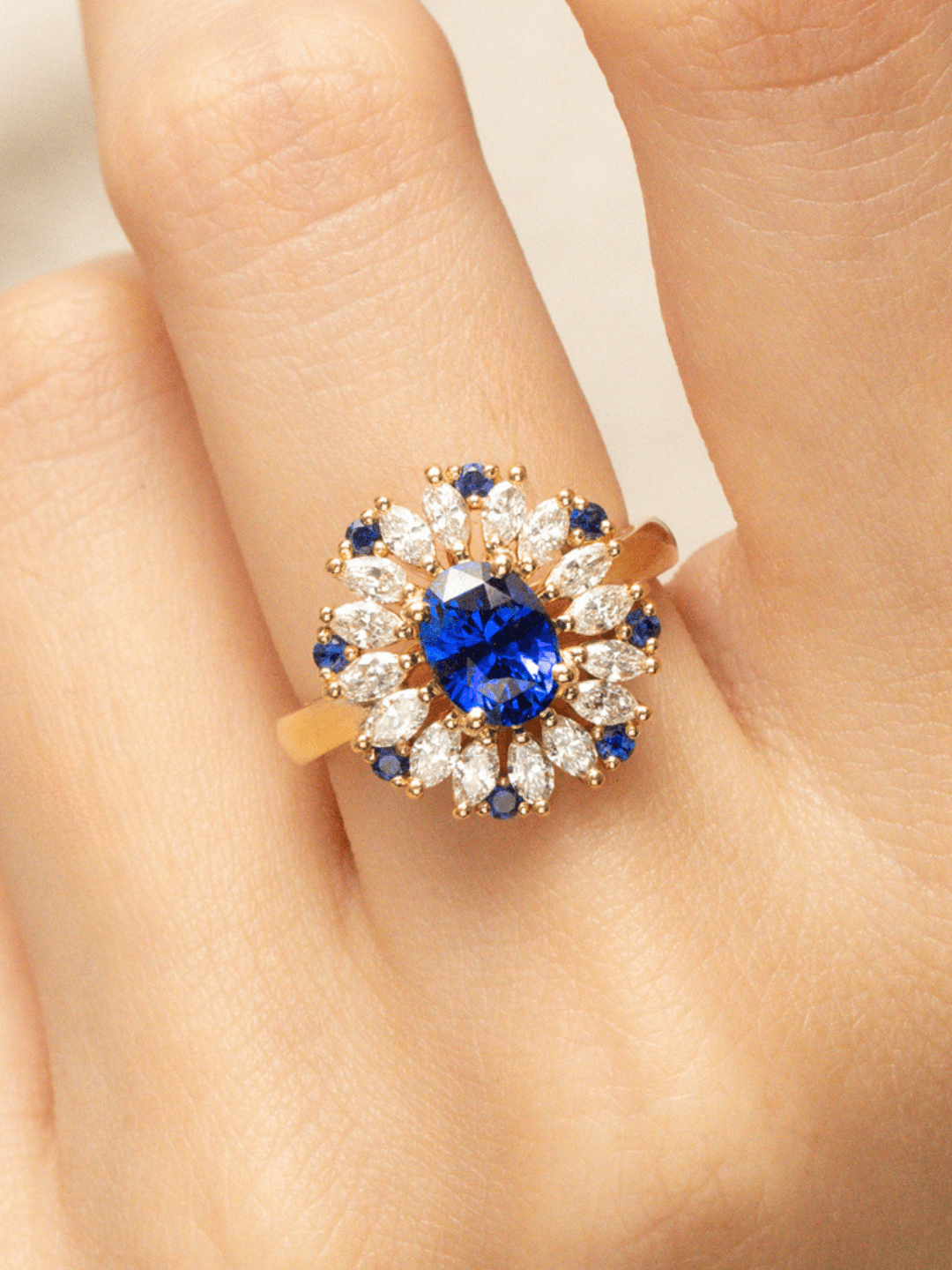 Bague saphir bleu, marguerite