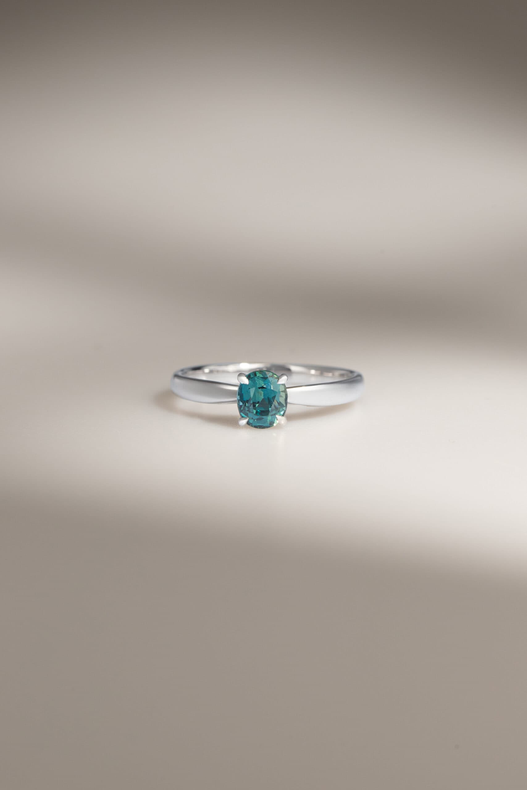 Bague saphir teal 1,22ct platine