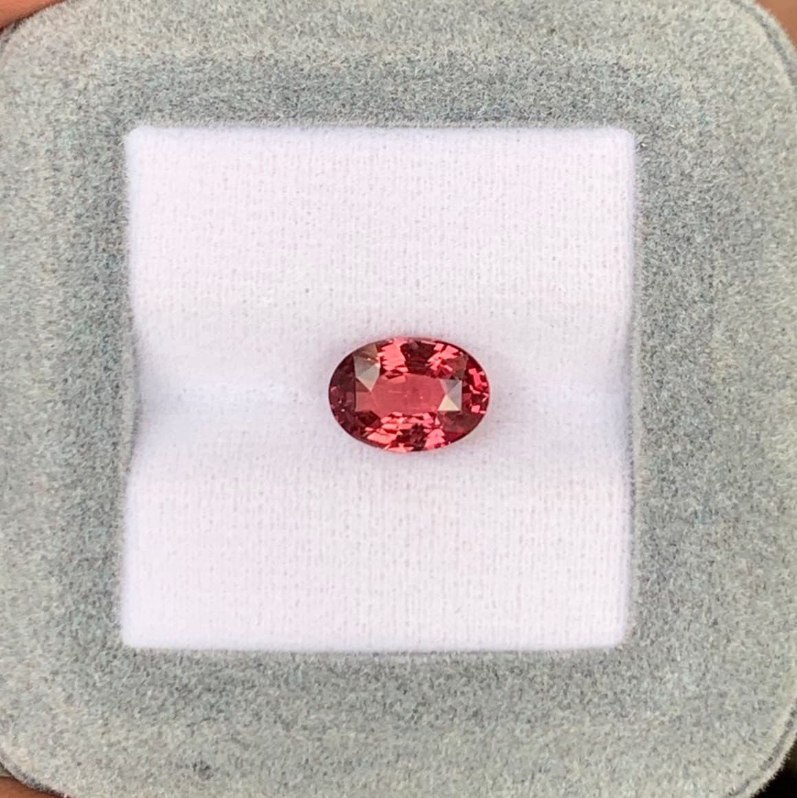 Saphir Rose Ovale de 3,02ct — Madagascar