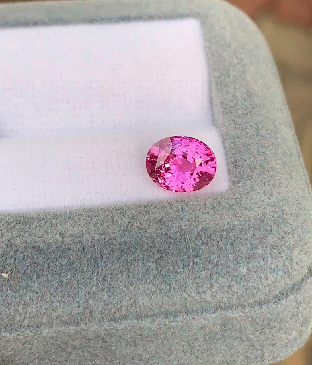 Saphir Rose Ovale de 2,06ct