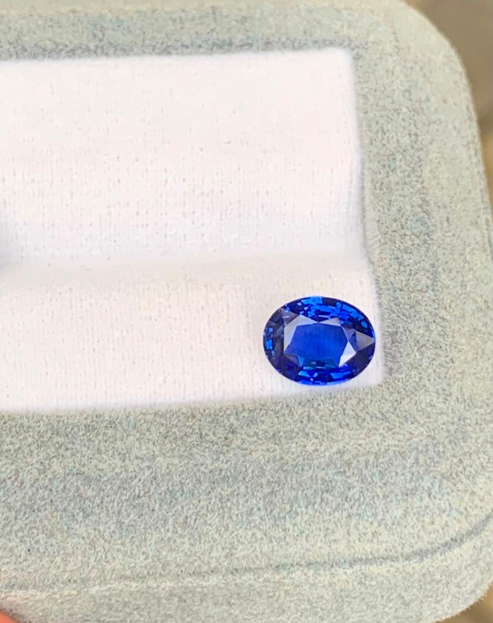Saphir Bleu Ovale de 2,01ct